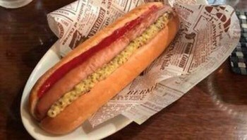 Mirip banget kan, lengkap seperti paket menu yang ada di gambar. Foto: via Bored Panda