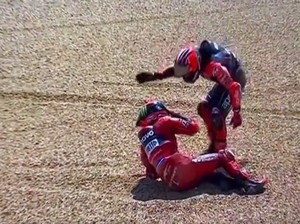 Bagnaia dan Vinales Ribut Usai Senggolan di MotoGP Prancis