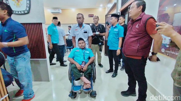 Dewan Pimpinan Wilayah (DPW) Partai Gelombang Rakyat (Gelora) Sulawesi Selatan (Sulsel) mendaftarkan 85 bakal calon legislatif (bacaleg) ke KPU.