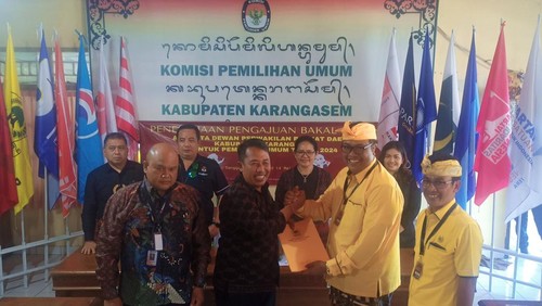 Partai Golkar Karangasem saat melakukan pendaftaran Bacaleg ke KPU Kabupaten Karangasem Minggu (14/5/2023).