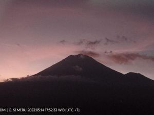 Dalam 6 Jam, Gunung Semeru Erupsi Disertai Letusan 23 Kali