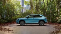 Dari desain eksterior, model ini tampil berani dan canggih berkat penggunaan overhang depan pendek, hingga velg besar.  Foto: Dok. Honda