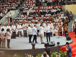 Jokowi Bilang RI Butuh Pemimpin Berani, Ada Relawan Teriak Nama Prabowo