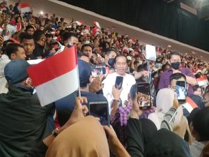 Jokowi Tiba di Acara Puncak Musra, Relawan Riuh