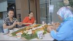 Keseruan Christian Sugiono dan Titi Kamal Masak dan Mukbang Bareng