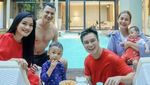 Keseruan Christian Sugiono dan Titi Kamal Masak dan Mukbang Bareng