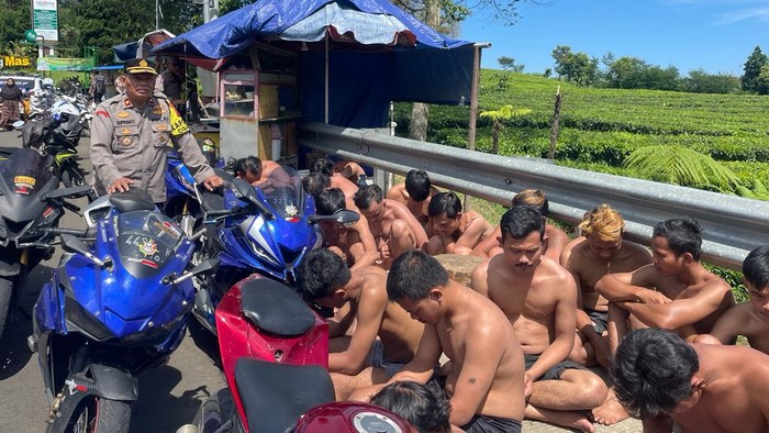 Konvoi Bertelanjang Dada di Puncak Bogor, Puluhan Pemotor Diamankan (dok Istimewa)