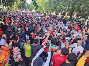 Ganjar Lari Pagi di Gasibu, Warga Ucapkan Selamat Datang Pak Presiden