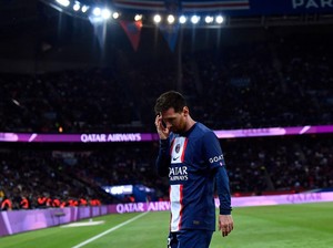 Lionel Messi Disoraki Suporter PSG