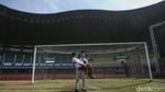 Momen 300 Pasangan Nikah Massal di Stadion Patriot Bekasi