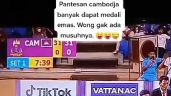 Cabang olahraga Chinlone dari Kamboja. Dalam postingan netizen ini, tampaknya cuma Kamboja yang bermain, tanpa lawan. Kok bisa? Foto: (Twitter)