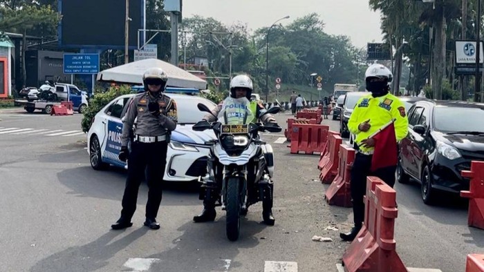 One Way Arah Jakarta Diberlakukan di Puncak Bogor (M Sholihin/detikcom)