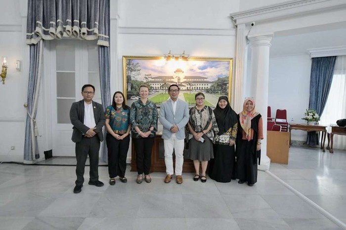 Penandatangan kontrak antara pihak Monash University dan Pemprov Jabar