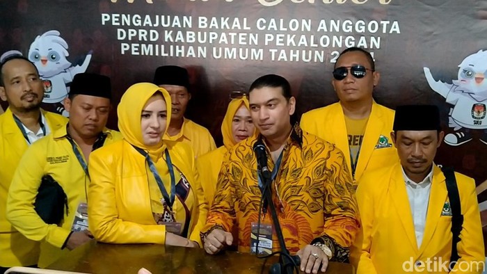 Pendaftaran bacaleg dari Partai Golkar di KPU Kabupaten Pekalongan, Minggu (14/5/2023).