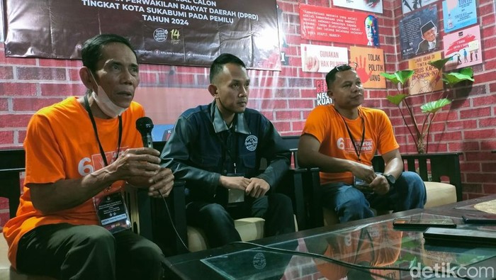 Perwakilan Partai Buruh saat konferensi pers di KPU Kota Sukabumi, Minggu (14/5/2023) malam.