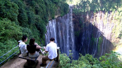 Pesona Air Terjun Coban Sewu di Lumajang