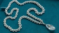 Kalung Berlian India Briolette 90 karat oleh Harry Winston. Koleksi mendiang Heidi Horten ini diperoleh antara awal 1970-an hingga kematiannya pada tahun lalu, termasuk lebih dari 100 keping Bulgari.