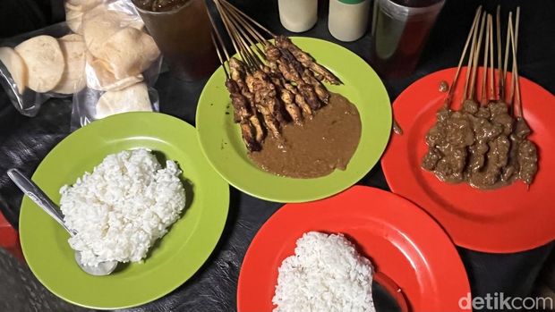 Rekomendasi kuliner malam di Bandung.