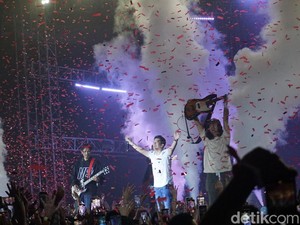 Sukacita Konser Noah di Surabaya, Penonton Ada yang Datang dari Malaysia