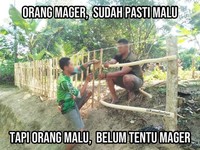 Meme berikut ini bikin senyum-senyum sendiri, deh. Mau bilang salah tapi kok benar, mau bilang benar tapi ya salah.