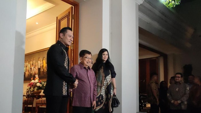 AHY dan Annisa Pohan sambangi kediaman Jusuf Kalla
