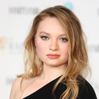 Dalam sebuah wawancara, Kate menegaskan bahwa Mia berhasil mendapat pekerjaan di dunia akting bukan karena aji-mumpung. “Bagusnya, dia punya nama belakang yang berbeda, jadi tidak menarik perhatian. Orang yang mengaudisinya tidak tahu kalau dia putri saya. Itu bagus buat rasa percaya dirinya. (Foto: Mike Marsland/WireImage/Mike Marsland)