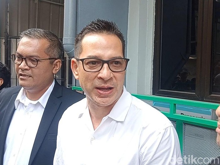 Ari Wibowo saat ditemui di Pengadilan Negeri Jakarta Selatan.