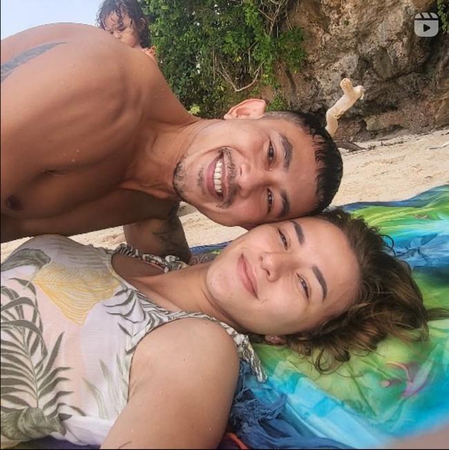 Dugaan chat mesra tersebut merupakan milik Fandy Christian dan Andi Annisa menguat karena keduanya juga diketahui tengah membintangi sinetron yang sama. Mendalami peran mungkin, tulis Dahlia di salah satu Instagram Story miliknya. Foto: instagram/@dahliachr