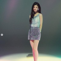 Terpilihnya Danielle sebagai pengisi suara Ariel sempat menuai perdebatan. Dia dituding mendapat privilege dari agensinya HYBE. Namun Disney Korea mengungkap Danielle terpilih setelah datang ke kantor untuk audisi. Foto: dok. Instagram @daniellenewjeans