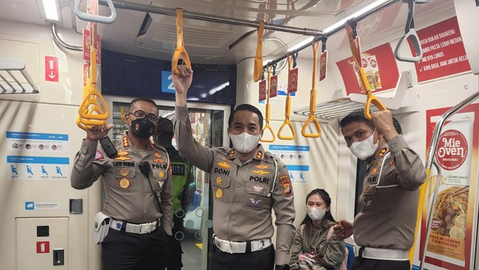 Dirlantas Polda Metro Cek Titik Kemacetan dan Jarak Tempuh Pakai MRT