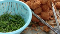 Puas makan tahu! Kedai bernama Tarahu ini menghadirkan jajanan serba tahu termasuk tahu krispi. Harga camilannya dapat dibeli mulai Rp 15.000an per porsi. Foto: Istimewa/Instagram/iStock