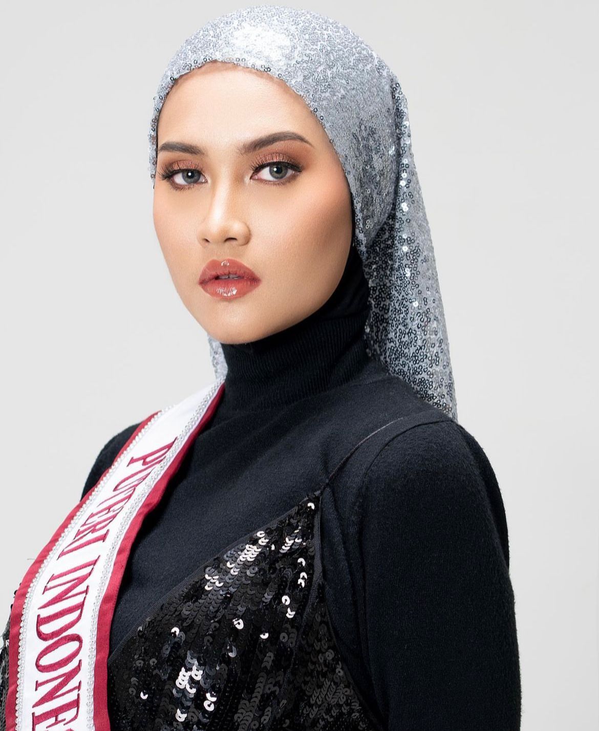 Foto Dwi Annisa Ramadhanty, B.Ed. finalis Puteri Indonesia Aceh 2023.