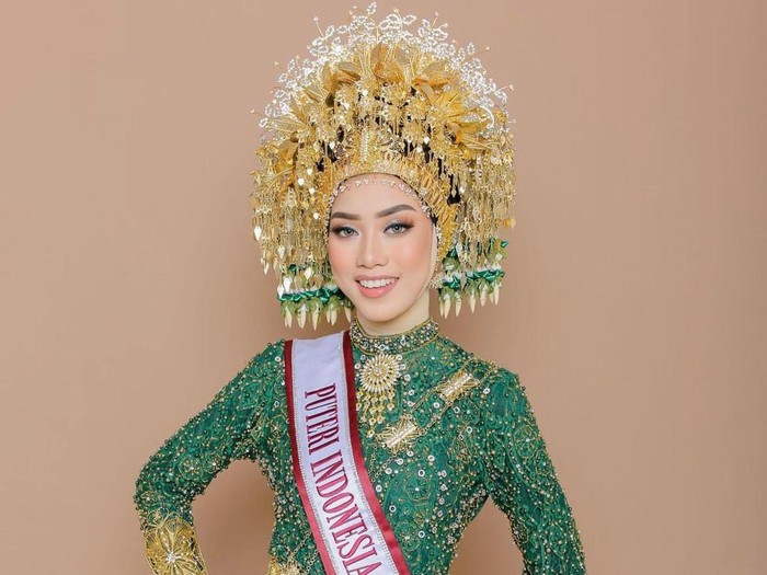 Foto Insyira Muthia Khansa, salah satu finalis Puteri Indonesia Aceh 2023 yang berhijab.