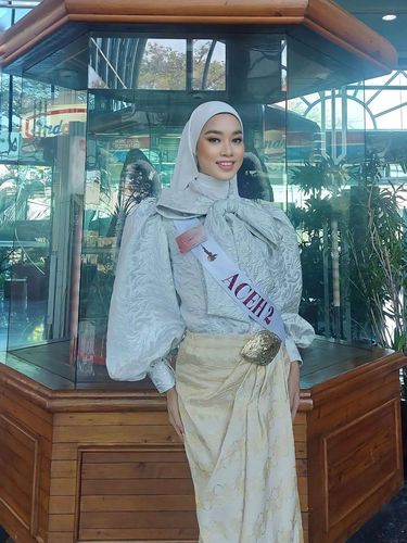 Foto Insyira Muthia Khansa, salah satu finalis Puteri Indonesia Aceh 2023 yang berhijab.