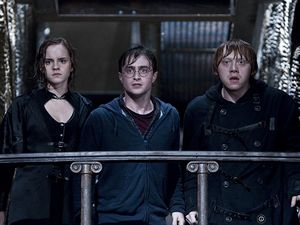 Netflix Mau Caplok Warner Bros Rp 1.100 T, DC & Harry Potter Siap Hijrah