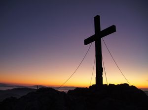 Renungan Harian Katolik Kamis Putih 2024 dan Bacaannya: Mengikuti Yesus