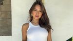 Pesona Jennifer Coppen Saat Makan Floating Breakfast hingga Minum Es Kopi
