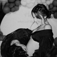 Saat ini Jennifer Coppen diketahui baru berusia 21 tahun. Saat ini ia diketahui tengah menjalin kasih dengan pria bule bernama Dali Wassink. Pria bule tersebut yang kabarnya menjadi ayah dari anak yang dikandung Jennifer saat ini. Foto: TikTok/@jennifer.coppen