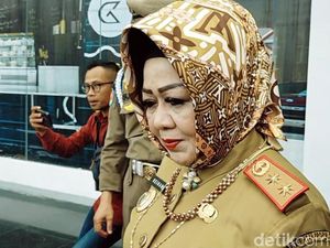 Sat... Set... Kadinkes Lampung Ngacir Lagi Saat Ditanya soal Dipanggil KPK