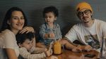 Romantisnya Dahlia Poland dan Fandy Christian saat Kulineran Bareng di Kafe