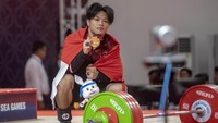 Rahmat Erwin Abdullah berhasil meraih medali emas dan memecahkan rekor snatch dan clean and jerk SEA Games setelah membukukan angkatan snatch 158 kg dan clean and jerk 201 kg sehingga total angkatannya menjadi 359 kg.