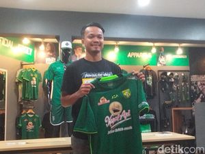 Teken Kontrak Baru, M Hidayat Ingin Juara Bersama Persebaya