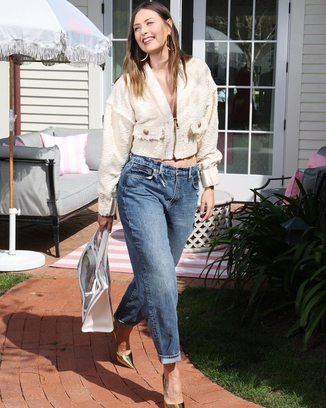 Maria Sharapova sudah pensiun sebagai atlet tenis sejak tiga tahun lalu. Tapi wanita 36 tahun masih aktif dalam berbagai acara terkait olahraga. Maria pun kerap membagikan gayanya di Instagram yang jadi perhatian.Foto: Instagram @ mariasharapova