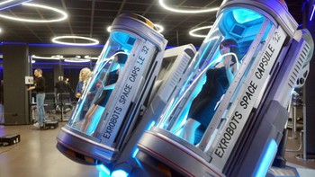 Museum Sains dan Teknologi Masa Depan EX memiliki beragam koleksi robotik. Mulai dari robot bionik humanoid, robot cloud 5G, hingga holografi 3 dimensi.