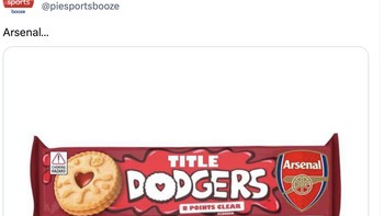 Title atau gelar buat Arsenal akhirnya melayang semua. Foto: Twitter