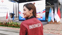 Mikha Tambayong ditugaskan untuk bidang Komunikasi Publik. Foto: Instagram @miktambayong