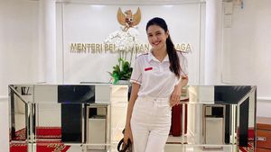 Intip 7 Gaya Mikha Tambayong saat Kerja Jadi Tenaga Ahli Kemenpora