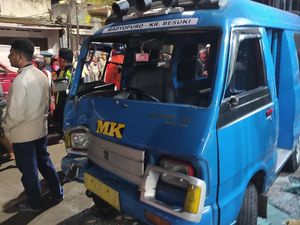 Adu Banteng Lawan Truk Tebu, Mikrolet di Malang Ringsek