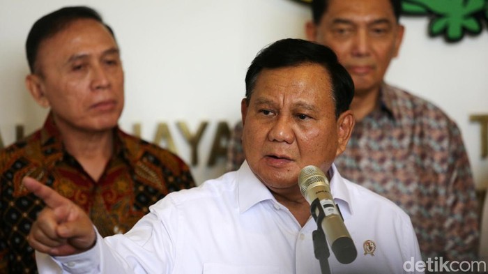 Prabowo Subianto bersilaturahmi dengan para purnawirawan Polri, Senin (15/5/2023). Silaturahmi berlangsung di kantor PP Polri, Dharmawangsa, Jakarta Selatan.