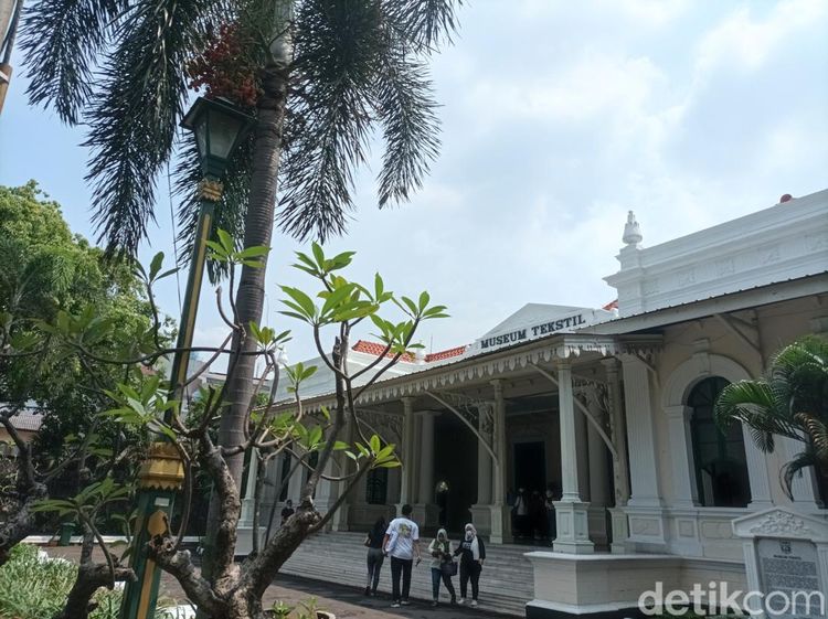 Ide Aktivitas Liburan di Museum Tekstil Jakarta, Bisa Belajar Membatik Lho!